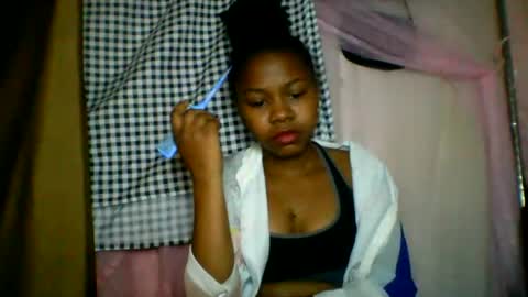 Snapshot of lara_belle chatting on 07-15-26, 11:54 lara_belle online show from 07-15-26, 11:54