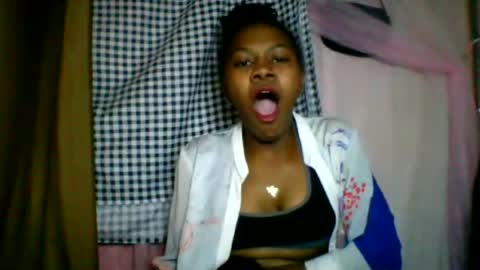 Snapshot of lara_belle chatting on 07-17-26, 12:50 lara_belle online show from 07-17-26, 12:50