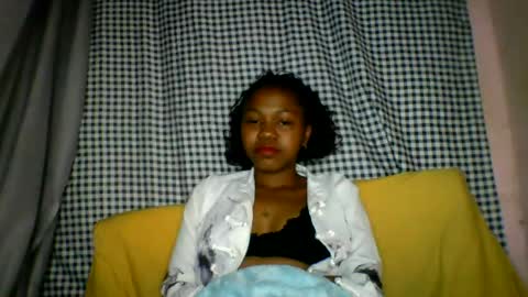 Snapshot of lara_belle chatting on 07-21-26, 11:40 lara_belle online show from 07-21-26, 11:40