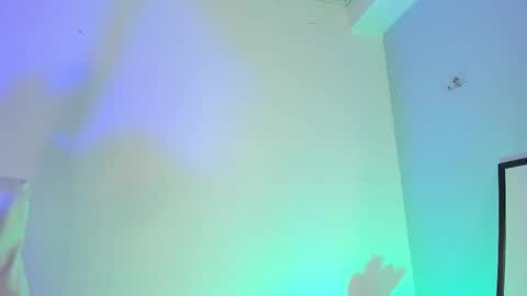 Lara online show from 03-11-25, 03:37