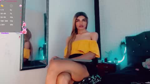 Snapshot of lara_brunette chatting on 12-20-24, 03:53 Lara Brunette  online show from 12-20-24, 03:53