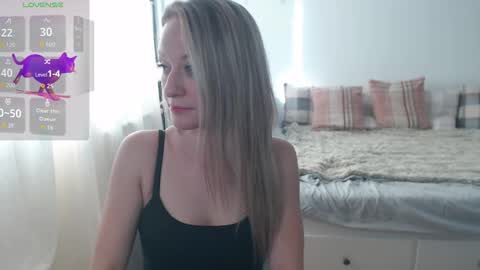 Lara online show from 09-15-25, 02:28