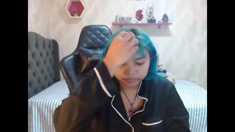 Snapshot of lara_jean23 chatting on 10-26-25, 05:52 Lara online show from 10-26-25, 05:52