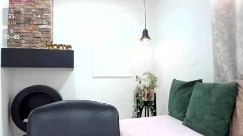      700  200   online show from 11-14-25, 07:45