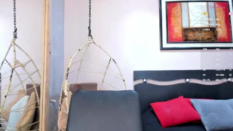      700  200   online show from 05-15-26, 07:43