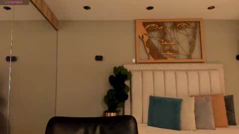      700  200   online show from 06-29-26, 05:46