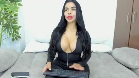 Snapshot of lara_sins1 chatting on 04-17-26, 03:04 LARA SINS online show from 04-17-26, 03:04