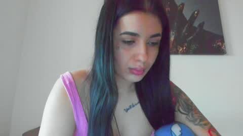 Lara online show from 01-25-25, 02:14
