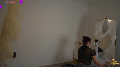 Lara  online show from 10-11-25, 02:33