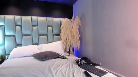 Lara online show from 02-27-26, 07:03