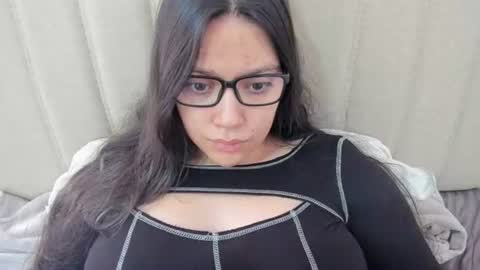 lara online show from 02-12-25, 02:54