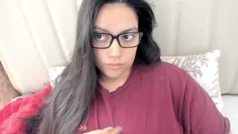 lara online show from 11-17-25, 02:34