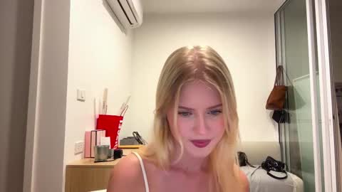 Stella online show from 02-05-26, 10:09