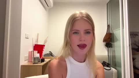 Stella online show from 02-06-26, 10:18