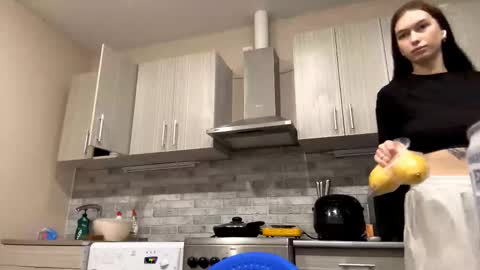 lara online show from 03-26-26, 06:13