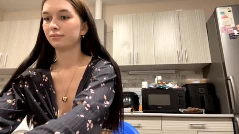 lara online show from 04-01-26, 07:11