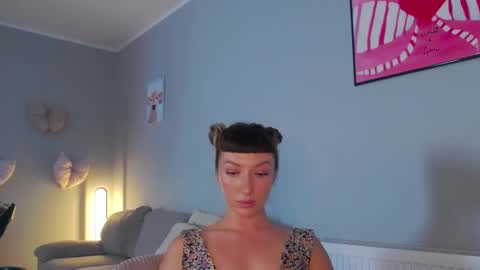 LaraKanes online show from 09-24-25, 11:02