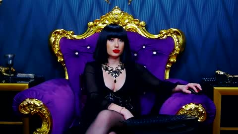 LaraMaeve online show from 12-30-24, 09:27