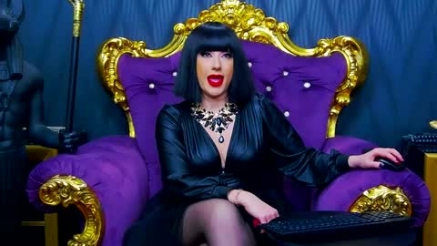 LaraMaeve online show from 01-05-25, 04:58