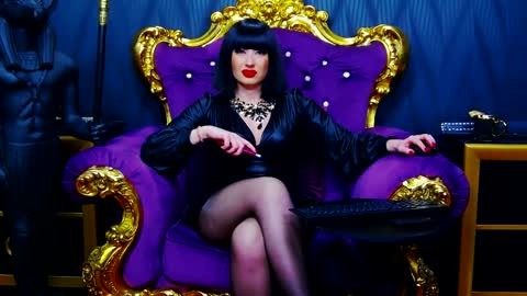 LaraMaeve online show from 01-12-25, 06:06