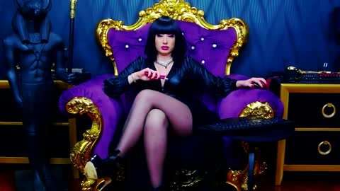 LaraMaeve online show from 01-19-25, 05:15