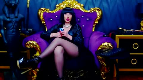 LaraMaeve online show from 01-19-25, 08:18