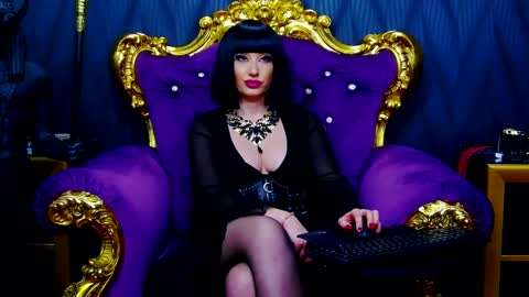 LaraMaeve online show from 01-21-25, 12:50