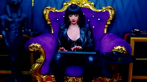 LaraMaeve online show from 01-30-25, 07:07