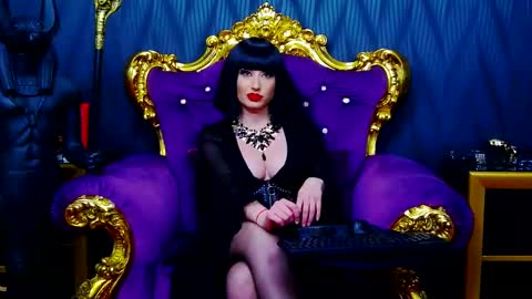 LaraMaeve online show from 03-08-25, 10:43