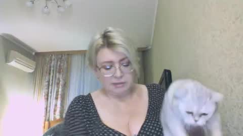 laramrs online show from 11-22-25, 01:54