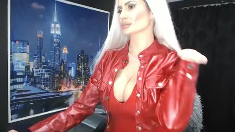 Snapshot of laras_moans chatting on 12-21-24, 08:07 laras_moans online show from 12-21-24, 08:07