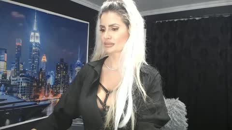 Snapshot of laras_moans chatting on 12-28-24, 12:56 laras_moans online show from 12-28-24, 12:56