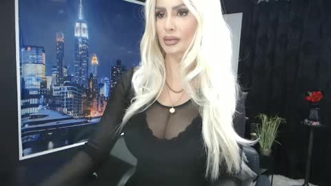Snapshot of laras_moans chatting on 02-02-25, 08:35 laras_moans online show from 02-02-25, 08:35