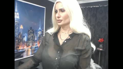 Snapshot of laras_moans chatting on 02-04-25, 08:13 laras_moans online show from 02-04-25, 08:13