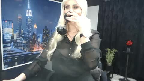 Snapshot of laras_moans chatting on 02-04-25, 11:27 laras_moans online show from 02-04-25, 11:27