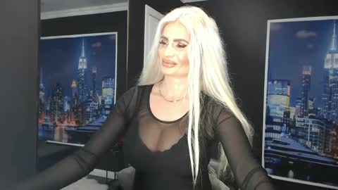 Snapshot of laras_moans chatting on 02-26-25, 12:14 laras_moans online show from 02-26-25, 12:14