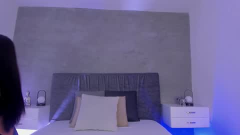 Snapshot of laravillalobos chatting on 02-24-26, 12:25 Laura online show from 02-24-26, 12:25