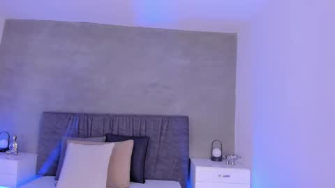 Snapshot of laravillalobos chatting on 03-18-26, 12:30 Laura online show from 03-18-26, 12:30