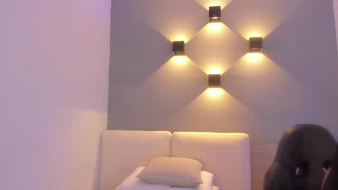 Snapshot of laravillalobos chatting on 03-22-26, 07:50 Laura online show from 03-22-26, 07:50