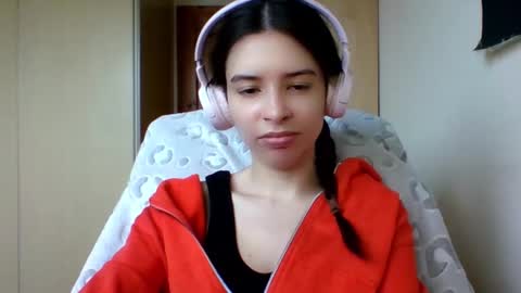 Snapshot of laricenature chatting on 02-12-25, 01:37 Larice online show from 02-12-25, 01:37