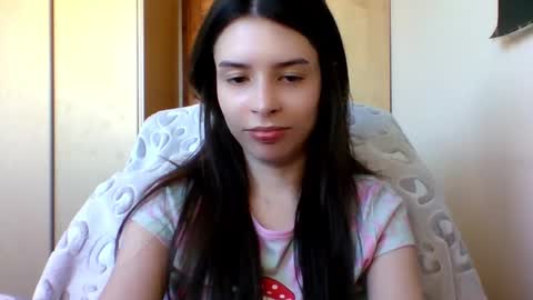 Snapshot of laricenature chatting on 02-24-25, 02:15 Larice online show from 02-24-25, 02:15