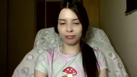 Snapshot of laricenature chatting on 02-24-25, 07:19 Larice online show from 02-24-25, 07:19