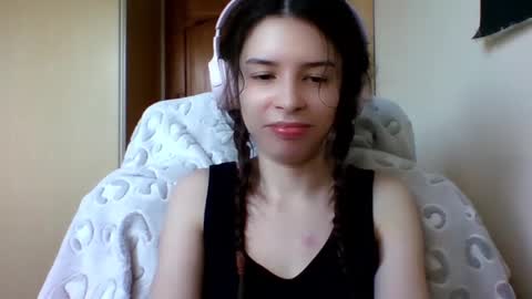 Snapshot of laricenature chatting on 02-25-25, 02:11 Larice online show from 02-25-25, 02:11