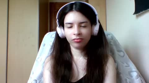 Snapshot of laricenature chatting on 02-27-25, 10:37 Larice online show from 02-27-25, 10:37