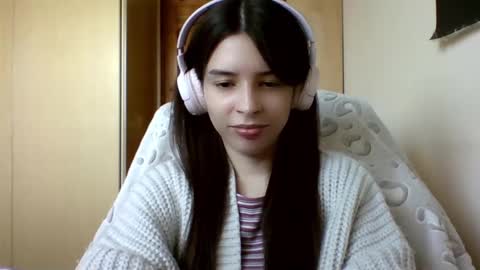 Snapshot of laricenature chatting on 02-28-25, 02:20 Larice online show from 02-28-25, 02:20