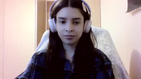 Snapshot of laricenature chatting on 03-06-25, 04:38 Larice online show from 03-06-25, 04:38