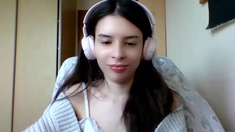 Snapshot of laricenature chatting on 03-11-25, 01:34 Larice online show from 03-11-25, 01:34