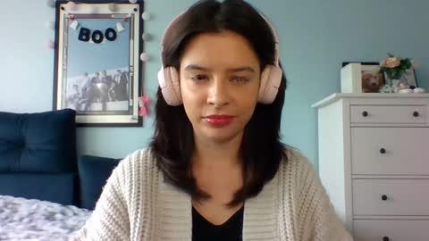 Snapshot of laricenature chatting on 10-14-25, 12:06 Larice online show from 10-14-25, 12:06