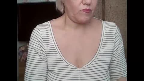 larisaq4ugo24 online show from 09-24-25, 06:17