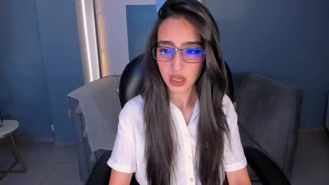 Larisa Smirnov online show from 10-03-25, 04:31